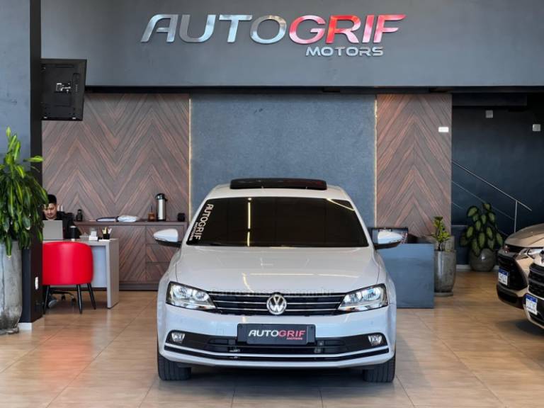 VOLKSWAGEN - JETTA - 2017/2017 - Cinza - R$ 89.900,00