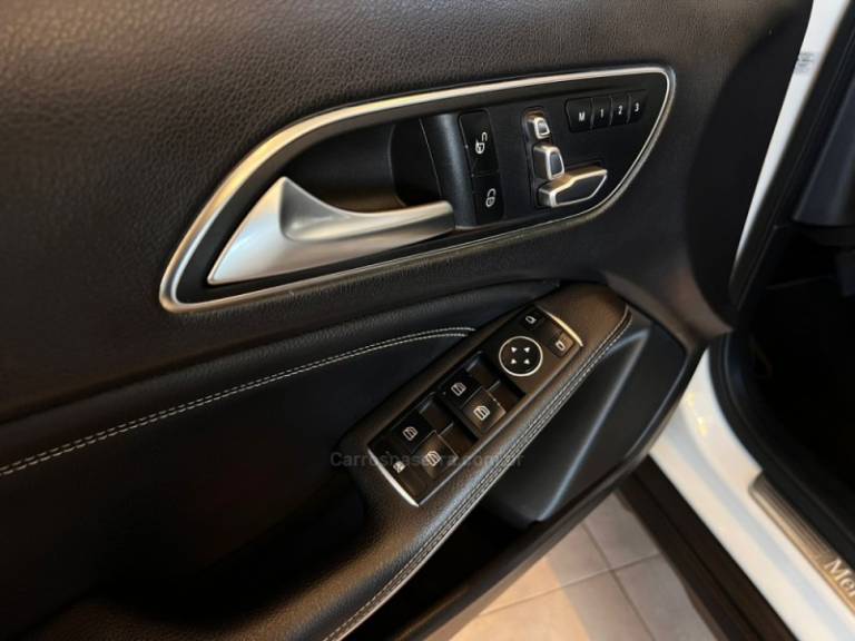 MERCEDES-BENZ - GLA 200 - 2019/2019 - Branca - R$ 133.900,00
