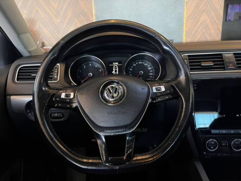 VOLKSWAGEN - JETTA - 2017/2017 - Branca - R$ 84.900,00