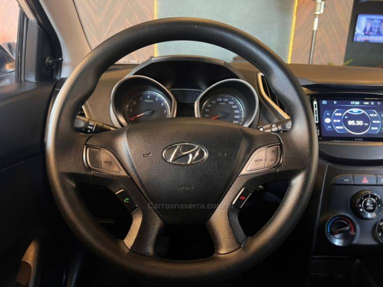 HYUNDAI - HB20 - 2013/2014 - Prata - R$ 44.900,00