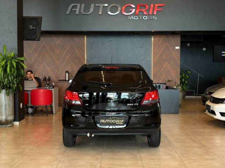 CHEVROLET - ONIX - 2014/2014 - Preta - R$ 51.900,00