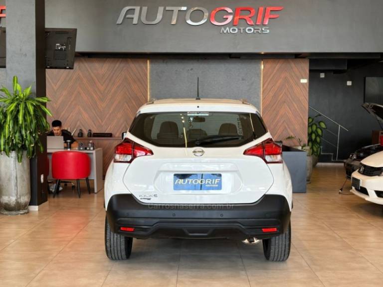 NISSAN - KICKS - 2019/2019 - Branca - R$ 80.900,00