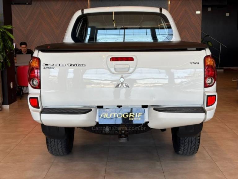 MITSUBISHI - L200 - 2012/2012 - Branca - R$ 96.900,00