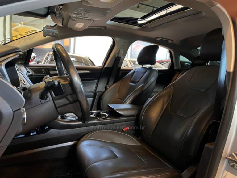 FORD - FUSION - 2015/2015 - Prata - R$ 81.900,00
