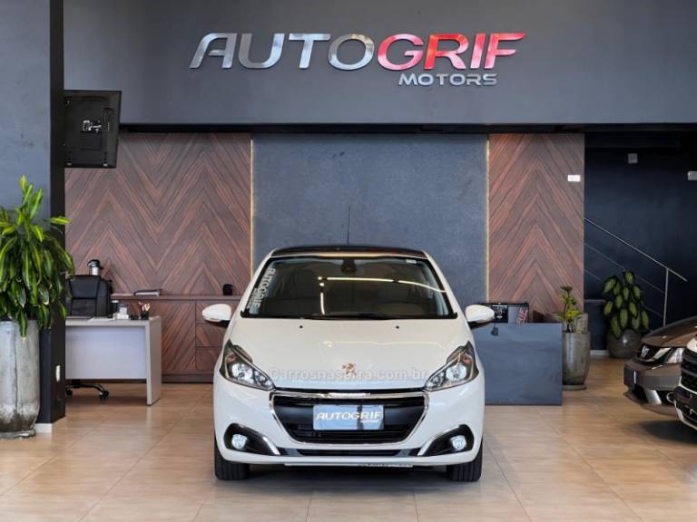 PEUGEOT - 208 - 2017/2017 - Branca - R$ 58.900,00