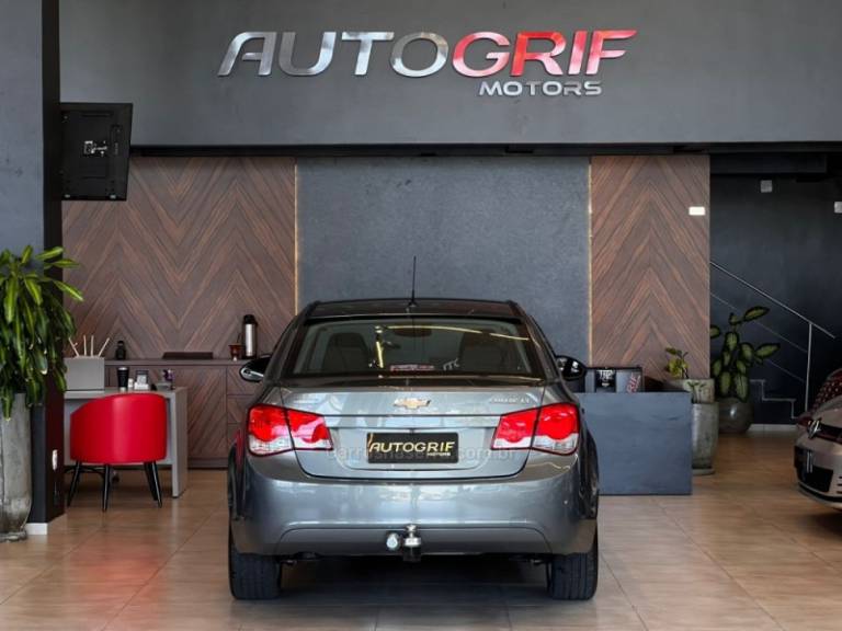 CHEVROLET - CRUZE - 2013/2013 - Cinza - R$ 57.900,00