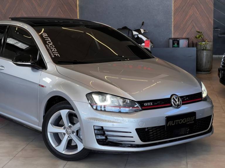 VOLKSWAGEN - GOLF - 2016/2016 - Prata - R$ 139.900,00