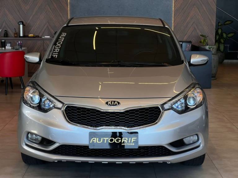 KIA MOTORS - CERATO - 2014/2014 - Prata - R$ 63.900,00