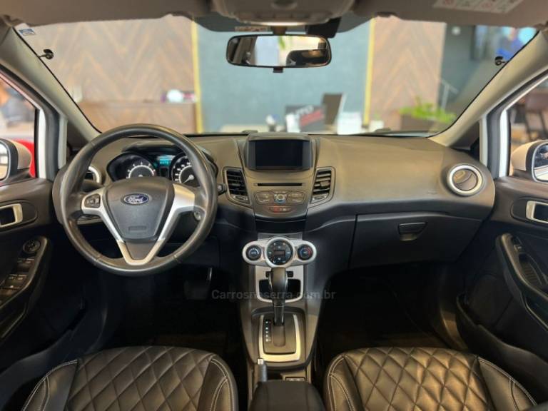 FORD - FIESTA - 2018/2018 - Branca - R$ 63.900,00