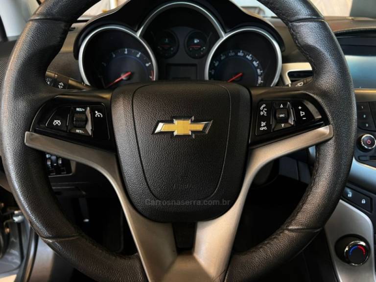 CHEVROLET - CRUZE - 2013/2013 - Cinza - R$ 57.900,00