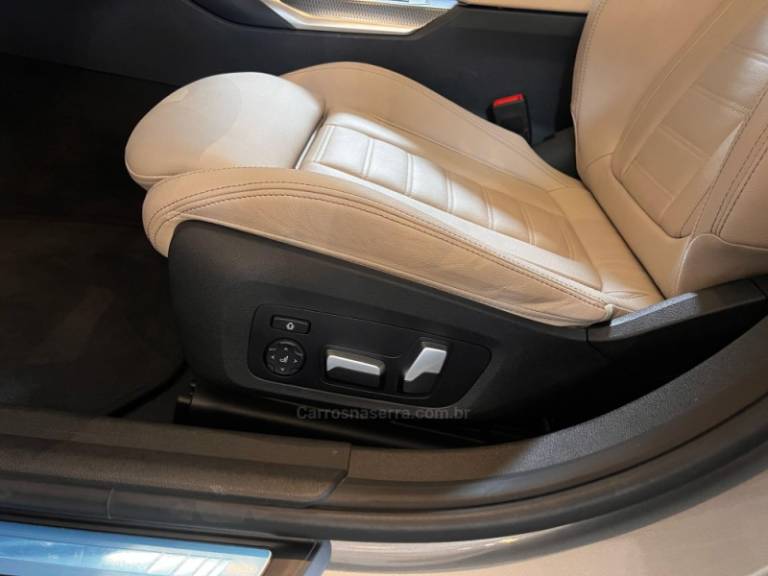 BMW - 320I - 2022/2023 - Cinza - R$ 319.900,00