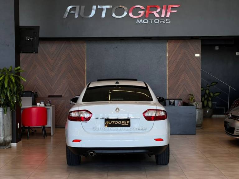 RENAULT - FLUENCE - 2014/2014 - Branca - R$ 46.900,00