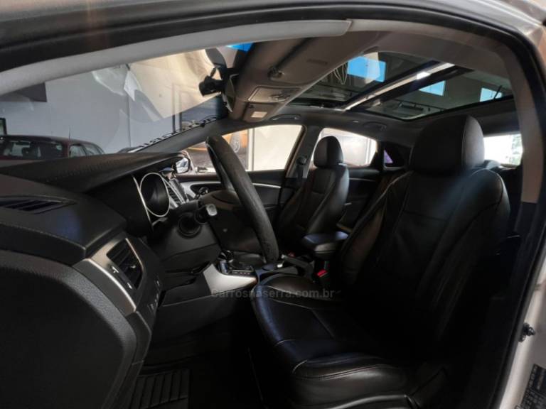 HYUNDAI - I30 - 2015/2016 - Prata - R$ 84.900,00