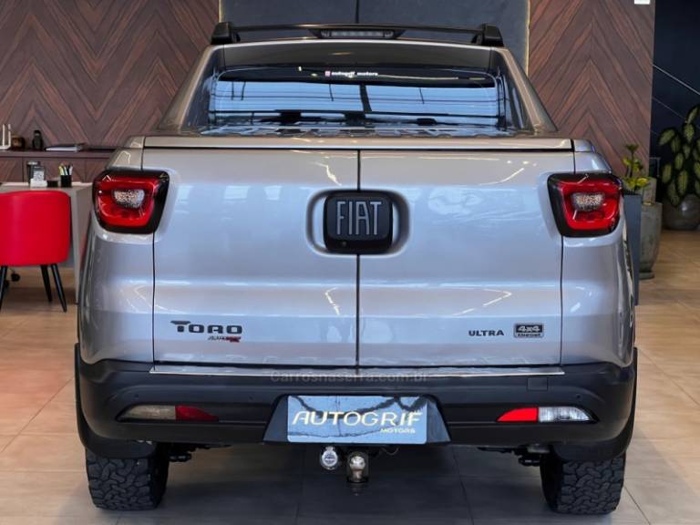 FIAT - TORO - 2022/2022 - Cinza - R$ 143.900,00