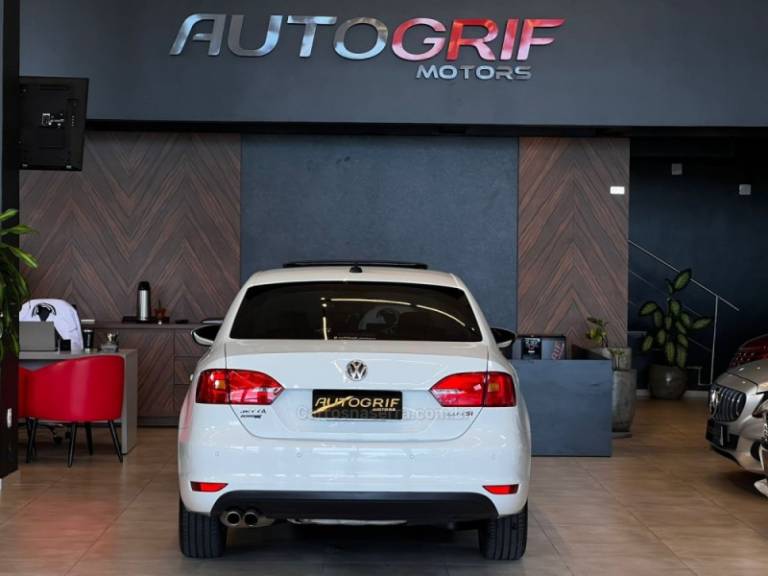VOLKSWAGEN - JETTA - 2014/2014 - Branca - R$ 78.900,00