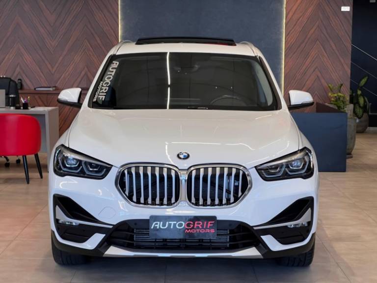 BMW - X1 - 2020/2020 - Branca - R$ 184.900,00