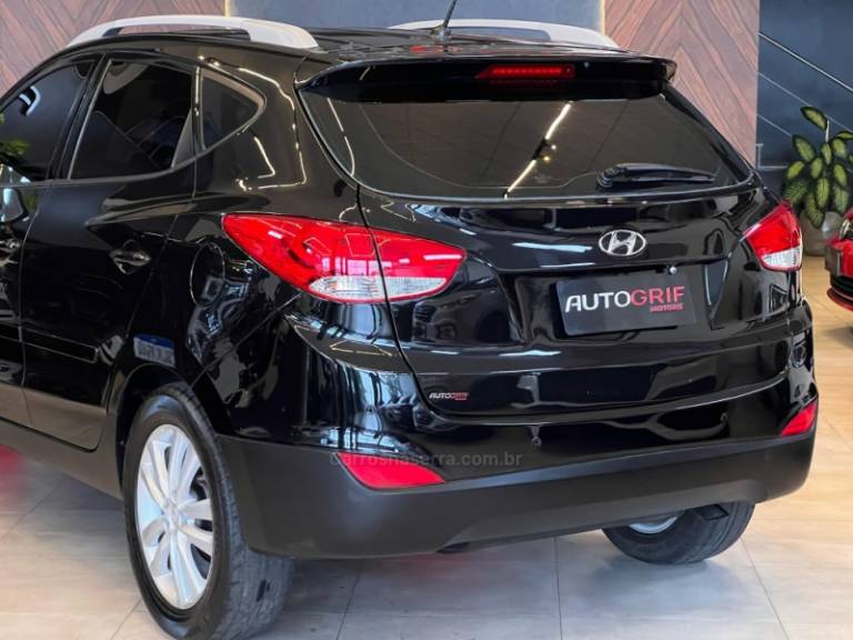 HYUNDAI - IX35 - 2010/2011 - Preta - R$ 61.900,00