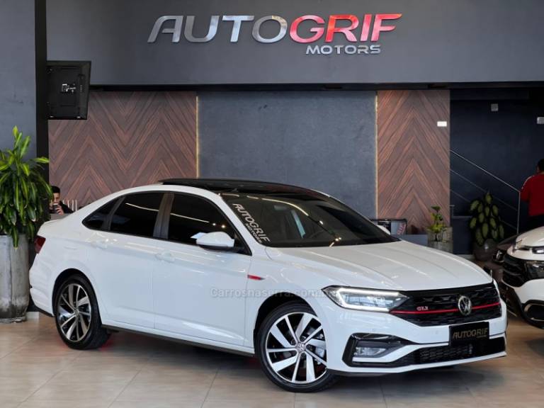 VOLKSWAGEN - JETTA - 2019/2019 - Branca - R$ 163.900,00