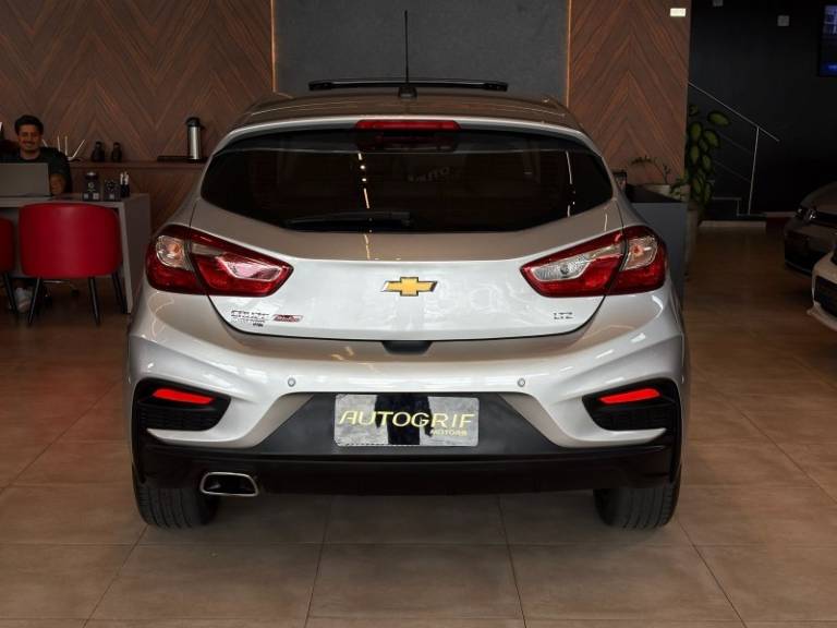 CHEVROLET - CRUZE - 2018/2018 - Prata - R$ 97.900,00