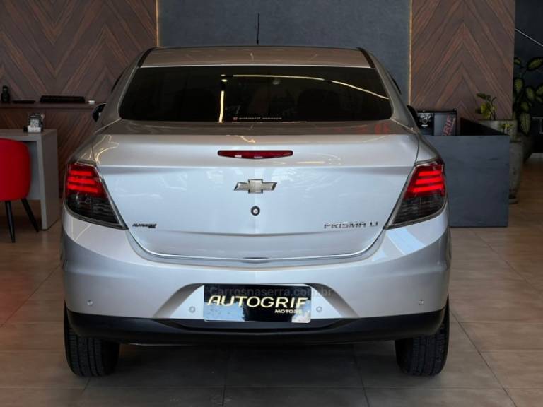 CHEVROLET - PRISMA - 2015/2015 - Prata - R$ 51.900,00
