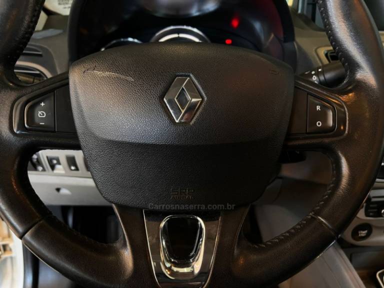 RENAULT - FLUENCE - 2014/2014 - Branca - R$ 46.900,00