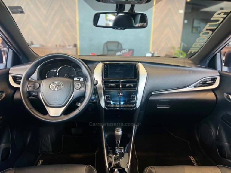 TOYOTA - YARIS - 2018/2019 - Preta - R$ 84.900,00