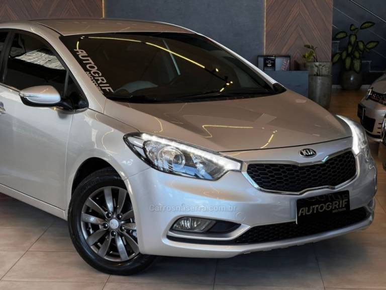 KIA MOTORS - CERATO - 2014/2014 - Prata - R$ 63.900,00