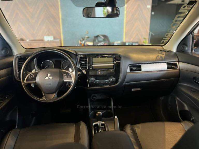 MITSUBISHI - OUTLANDER - 2015/2015 - Prata - R$ 75.900,00