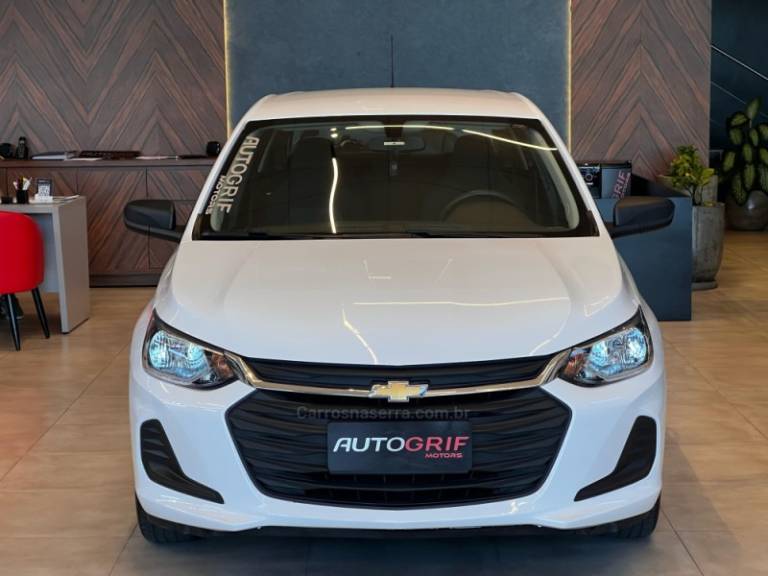 CHEVROLET - ONIX - 2022/2022 - Branca - R$ 66.900,00
