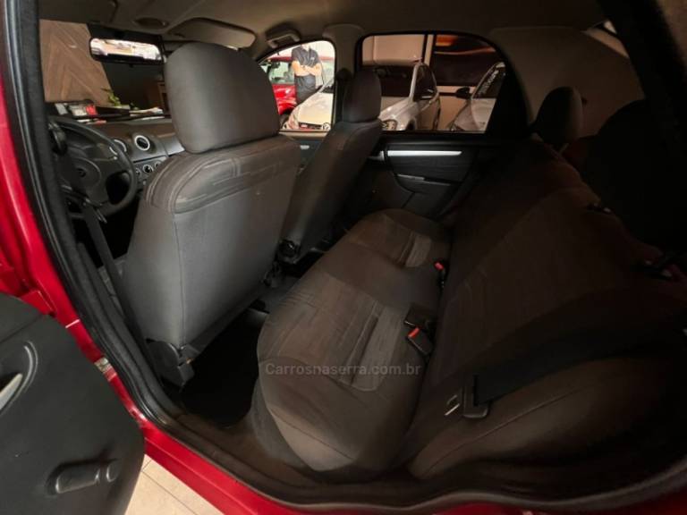 CHEVROLET - PRISMA - 2009/2010 - Vermelha - R$ 28.900,00