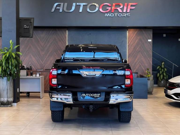TOYOTA - HILUX - 2021/2021 - Preta - R$ 239.900,00