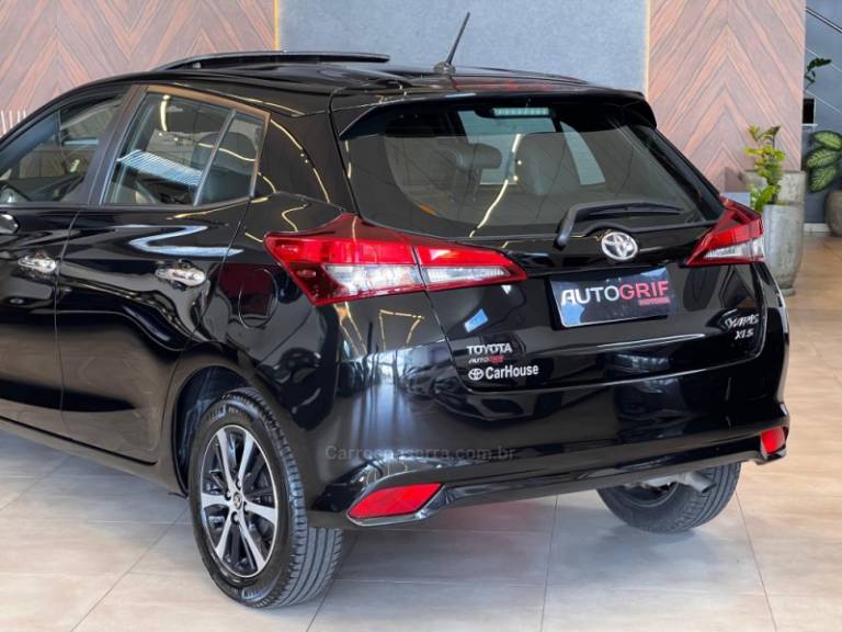 TOYOTA - YARIS - 2018/2019 - Preta - R$ 84.900,00