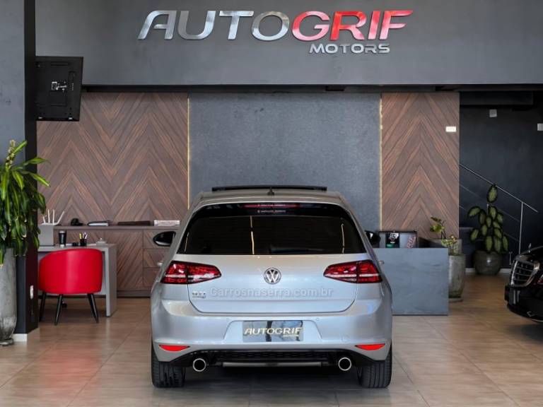 VOLKSWAGEN - GOLF - 2016/2016 - Prata - R$ 139.900,00