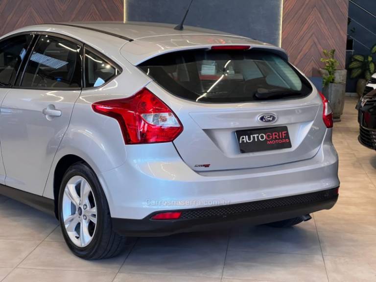 FORD - FOCUS - 2014/2015 - Prata - R$ 56.900,00