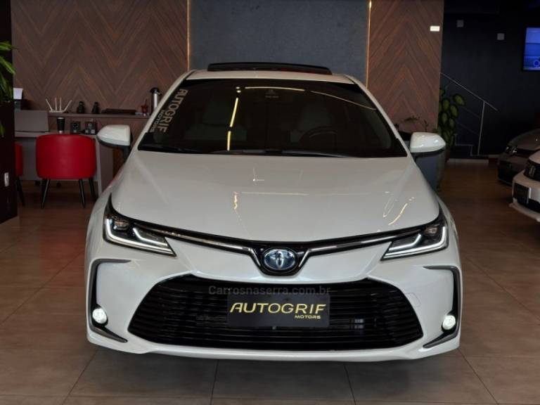 TOYOTA - COROLLA - 2020/2020 - Branca - R$ 131.900,00