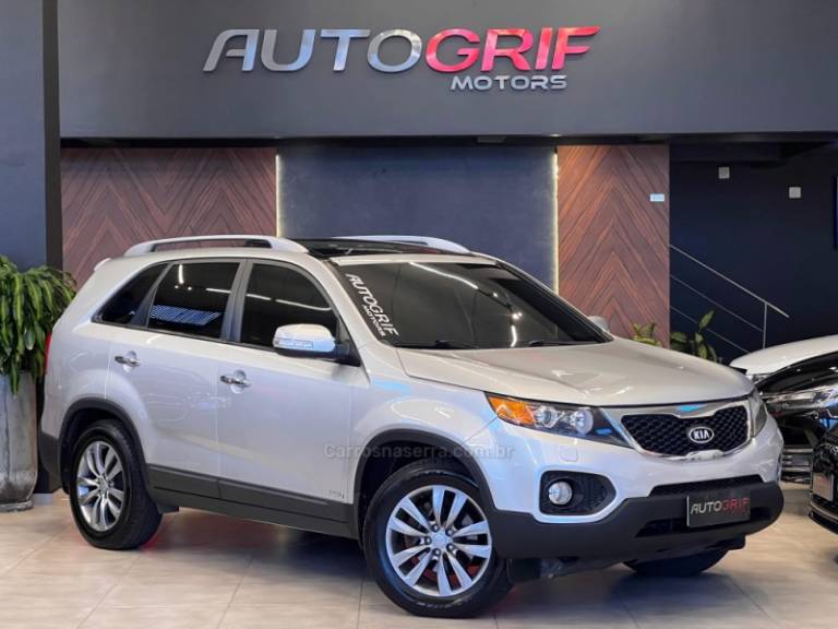 KIA MOTORS - SORENTO - 2012/2012 - Prata - R$ 72.900,00