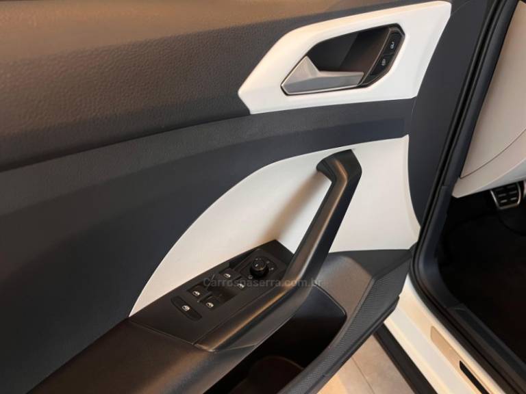 VOLKSWAGEN - T-CROSS - 2021/2021 - Branca - R$ 121.900,00