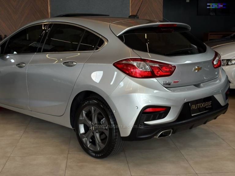 CHEVROLET - CRUZE - 2018/2018 - Prata - R$ 97.900,00