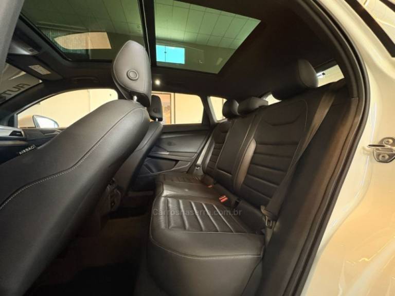 VOLKSWAGEN - TAOS - 2021/2022 - Branca - R$ 143.900,00