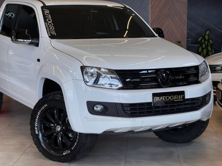 VOLKSWAGEN - AMAROK - 2015/2016 - Branca - R$ 118.900,00