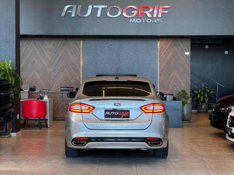 FORD - FUSION - 2015/2015 - Prata - R$ 81.900,00