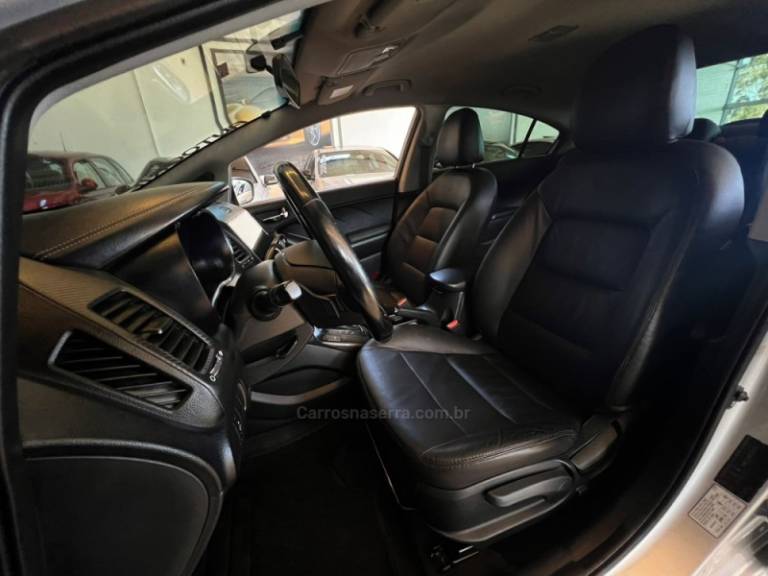 KIA MOTORS - CERATO - 2014/2014 - Prata - R$ 63.900,00