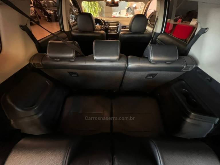 MITSUBISHI - OUTLANDER - 2016/2016 - Branca - R$ 119.900,00