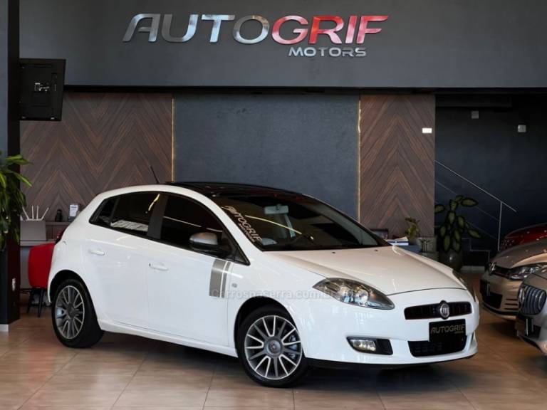 FIAT - BRAVO - 2012/2013 - Branca - R$ 44.900,00