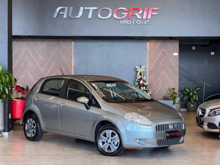 FIAT - PUNTO - 2010/2011 - Prata - R$ 33.900,00