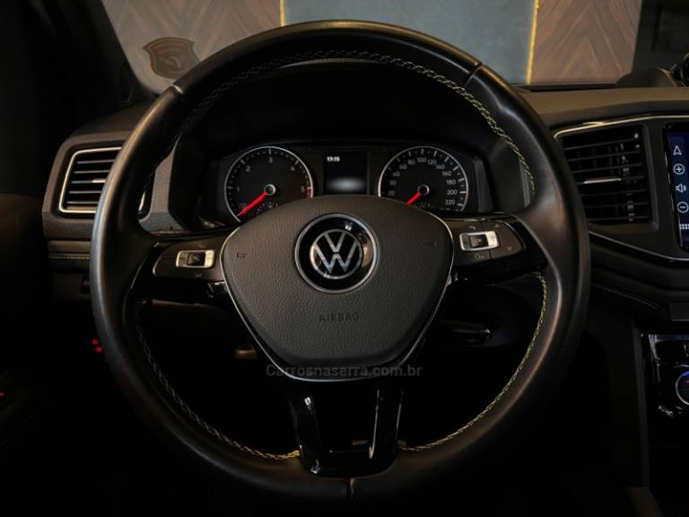VOLKSWAGEN - AMAROK - 2024/2025 - Preta - R$ 326.900,00