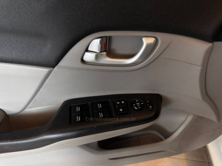 HONDA - CIVIC - 2016/2016 - Branca - R$ 81.900,00