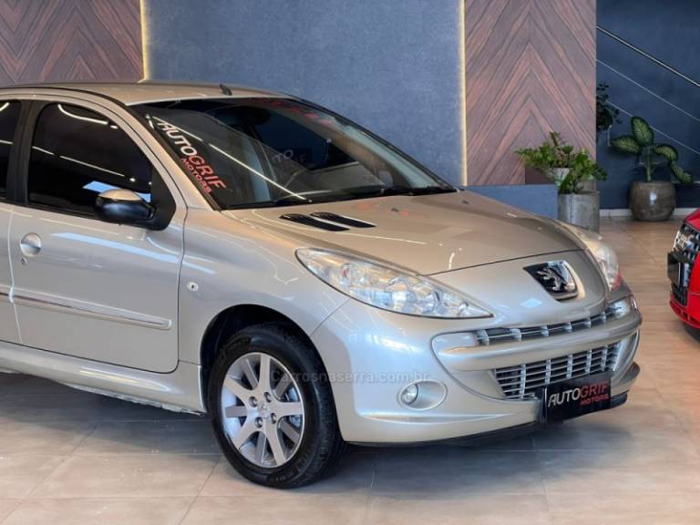 PEUGEOT - 207 - 2012/2013 - Bronze - R$ 27.900,00
