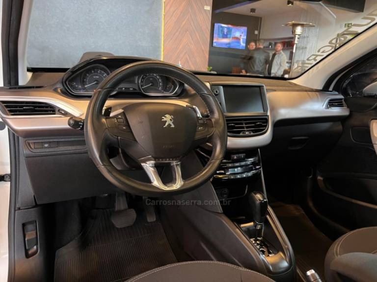 PEUGEOT - 208 - 2017/2017 - Branca - R$ 58.900,00