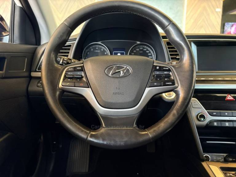 HYUNDAI - ELANTRA - 2017/2017 - Branca - R$ 81.900,00